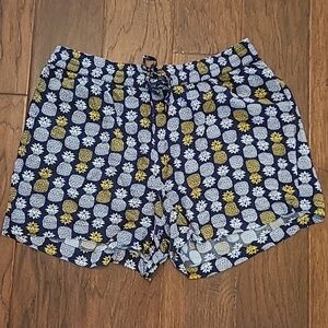 Crown & Ivy women's pullon shorts with pineapples size Medium